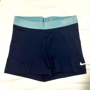 Nike pro short medium